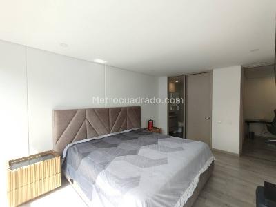 Apartamento en arriendo en Altos Del Poblado, Medellín · foto 9 de 17