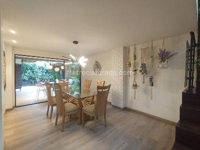 Casa de 4 alcobas en arriendo en Loma De Los Gonzalez, Medellín, 340 m² · foto 8 de 20