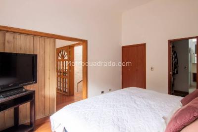 Casa de 3 alcobas en venta en La Sebastiana, Envigado, 241 m² · foto 11 de 20