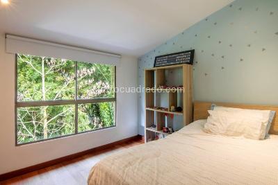 Casa de 3 alcobas en venta en La Sebastiana, Envigado, 241 m² · foto 15 de 20