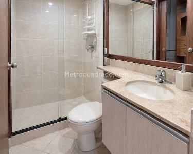 Apartamento de 3 alcobas en arriendo en La Aguacatala, Medellín, 188 m² · foto 16 de 20
