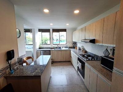 Apartamento de 3 alcobas en arriendo en La Aguacatala, Medellín, 188 m² · foto 8 de 20