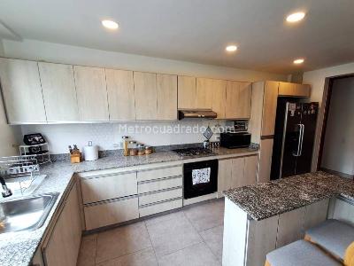 Apartamento de 3 alcobas en arriendo en La Aguacatala, Medellín, 188 m² · foto 9 de 20