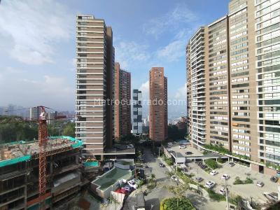 Apartamento de 2 alcobas en arriendo en Altos Del Poblado, Medellín, 79 m² · foto 2 de 19