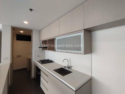 Apartamento de 2 alcobas en arriendo en Altos Del Poblado, Medellín, 79 m² · foto 5 de 19