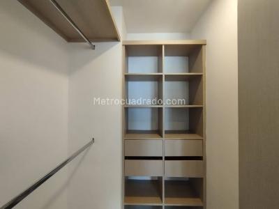 Apartamento de 2 alcobas en arriendo en Altos Del Poblado, Medellín, 79 m² · foto 15 de 19