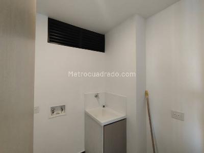 Apartamento de 2 alcobas en arriendo en Altos Del Poblado, Medellín, 79 m² · foto 17 de 19