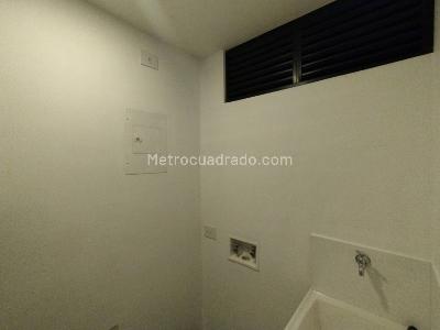 Apartamento de 2 alcobas en arriendo en Altos Del Poblado, Medellín, 79 m² · foto 18 de 19