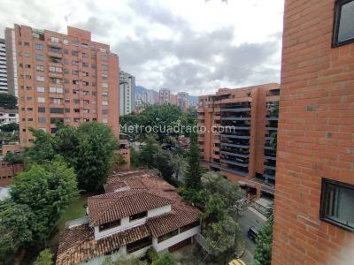 Apartamento de 2 alcobas en venta en El Poblado, Medellín, 100 m² · foto 2 de 14