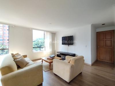 Apartamento de 2 alcobas en venta en El Poblado, Medellín, 100 m² · foto 3 de 14