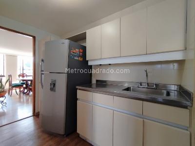 Apartamento de 2 alcobas en venta en El Poblado, Medellín, 100 m² · foto 5 de 14