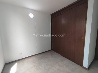 Apartamento de 3 alcobas en arriendo en Loma De Los Parra, Medellín, 72 m² · foto 11 de 14