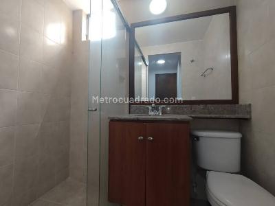 Apartamento de 3 alcobas en arriendo en Loma De Los Parra, Medellín, 72 m² · foto 12 de 14