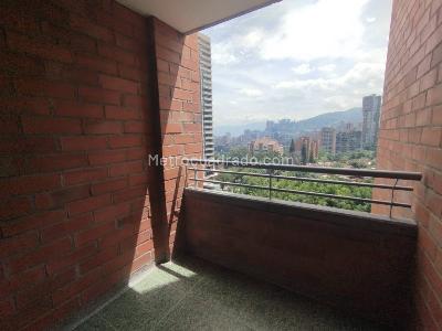 Apartamento de 3 alcobas en arriendo en Loma De Los Parra, Medellín, 72 m² · foto 2 de 14