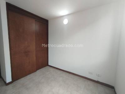 Apartamento de 3 alcobas en arriendo en Loma De Los Parra, Medellín, 72 m² · foto 6 de 14