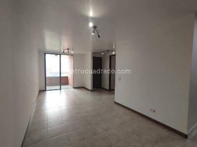 Apartamento de 3 alcobas en arriendo en Loma De Los Parra, Medellín, 72 m² · foto 8 de 14