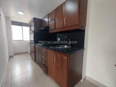 Apartamento de 3 alcobas en arriendo en Loma De Los Parra, Medellín, 72 m² · foto 9 de 14