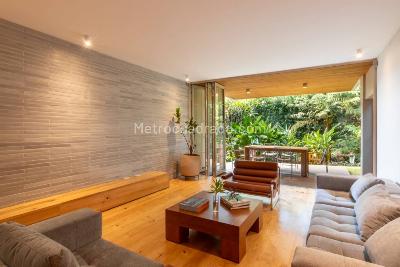Casa de 4 alcobas en venta en El Tesoro, Medellín, 583 m² · foto 2 de 20