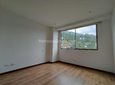 Apartamento de 2 alcobas en arriendo en La Calera, Medellín, 105 m² · foto 2 de 12