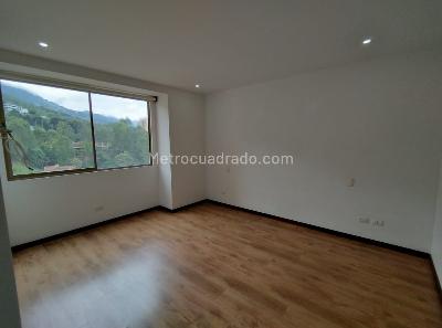 Apartamento de 2 alcobas en arriendo en La Calera, Medellín, 105 m² · foto 4 de 12