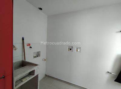 Apartamento de 2 alcobas en arriendo en La Calera, Medellín, 105 m² · foto 9 de 12