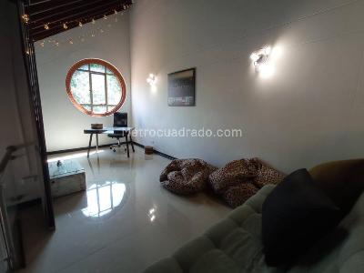 Apartamento de 4 alcobas en venta en Loma De Los Parra, Medellín, 217 m² · foto 15 de 20