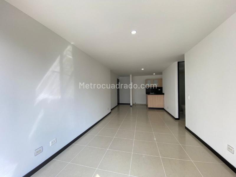 3BR Apartment in El Tesoro (70 m²) - 2