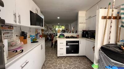 Apartamento en venta en Los Colores, Medellín · foto 4 de 15