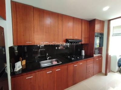 Apartamento en arriendo en Lalinde, Medellín · foto 13 de 20