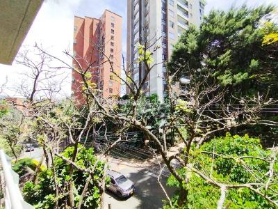Apartamento en arriendo en Lalinde, Medellín · foto 2 de 20
