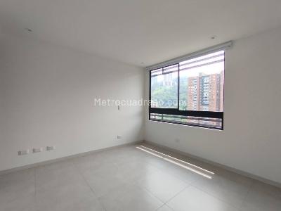 Apartamento de 2 alcobas en arriendo en Castropol, Medellín, 87 m² · foto 8 de 14