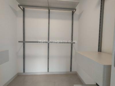 Apartamento de 2 alcobas en arriendo en Castropol, Medellín, 87 m² · foto 10 de 14