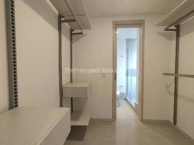 Apartamento de 2 alcobas en arriendo en Castropol, Medellín, 87 m² · foto 13 de 14