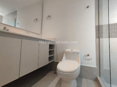 Apartamento de 2 alcobas en arriendo en Castropol, Medellín, 87 m² · foto 14 de 14