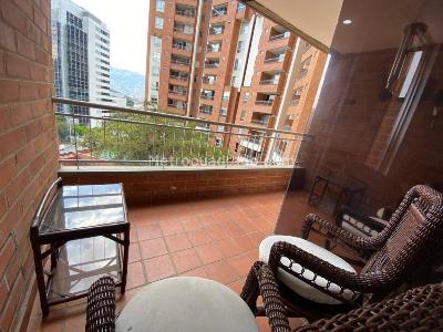 Apartamento en arriendo en Castropol, Medellín · foto 2 de 20