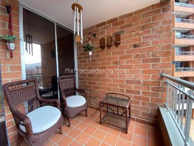 Apartamento en arriendo en Castropol, Medellín · foto 3 de 20