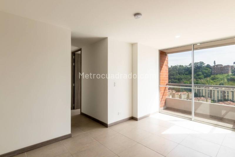 New 3BR Apartment with Balcony in Itagüí (Viviendas del Sur) - 4