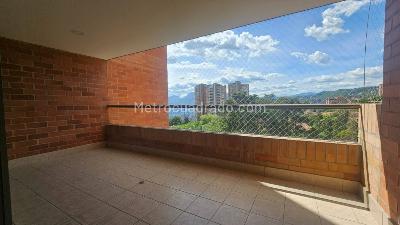 Apartamento en arriendo en El Tesoro, Medellín · foto 2 de 16