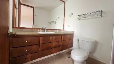Apartamento en arriendo en El Tesoro, Medellín · foto 14 de 16