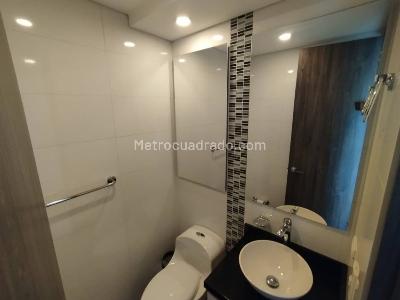 Apartamento de 3 alcobas en arriendo en Loma De Los Parra, Medellín, 130 m² · foto 12 de 20