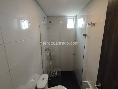 Apartamento de 3 alcobas en arriendo en Loma De Los Parra, Medellín, 130 m² · foto 13 de 20