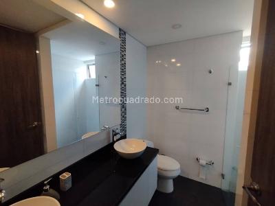 Apartamento de 3 alcobas en arriendo en Loma De Los Parra, Medellín, 130 m² · foto 19 de 20