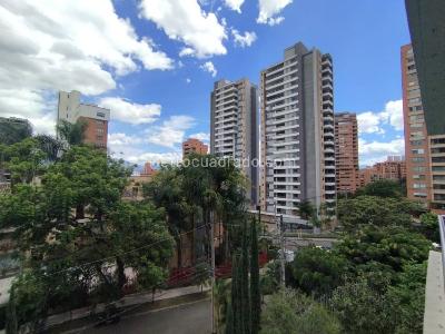 Apartamento de 3 alcobas en arriendo en Loma De Los Parra, Medellín, 130 m² · foto 2 de 20