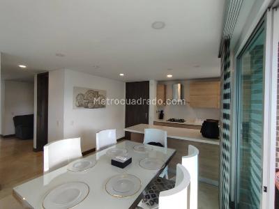Apartamento de 3 alcobas en arriendo en Loma De Los Parra, Medellín, 130 m² · foto 8 de 20