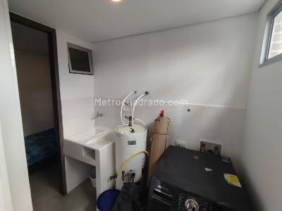 Apartamento de 3 alcobas en arriendo en Loma De Los Parra, Medellín, 130 m² · foto 9 de 20