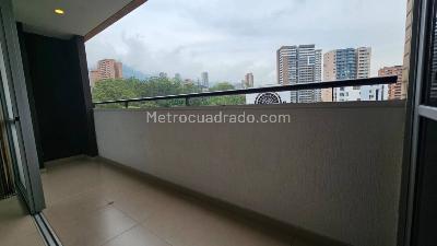 Apartamento de 1 alcoba en arriendo en Loma De Los Gonzalez, Medellín, 63 m² · foto 2 de 11