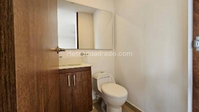 Apartamento de 1 alcoba en arriendo en Loma De Los Gonzalez, Medellín, 63 m² · foto 8 de 11