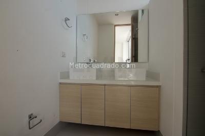 Apartamento de 2 alcobas en arriendo en La Calera, Medellín, 98 m² · foto 6 de 10