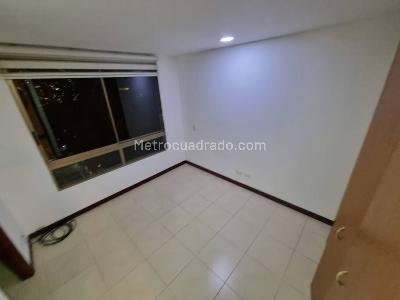 Apartamento de 3 alcobas en arriendo en El Poblado, Medellín, 130 m² · foto 17 de 18