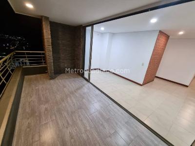 Apartamento de 3 alcobas en arriendo en El Poblado, Medellín, 130 m² · foto 3 de 18